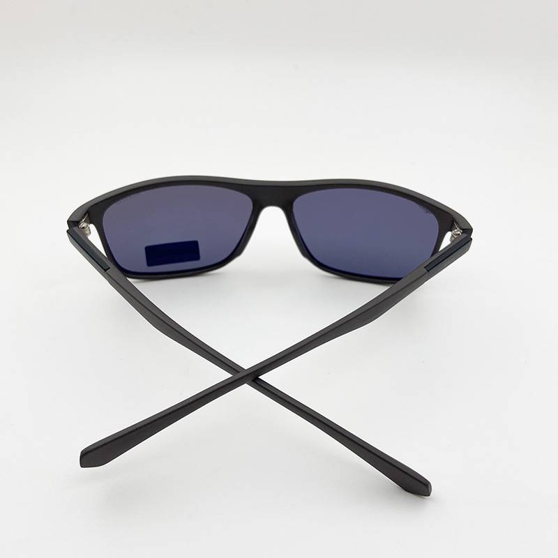 Exporting pure original single men and women polarized sunglasses fashion driving fishing ultra -light sunglasses care mirror shading mirror
