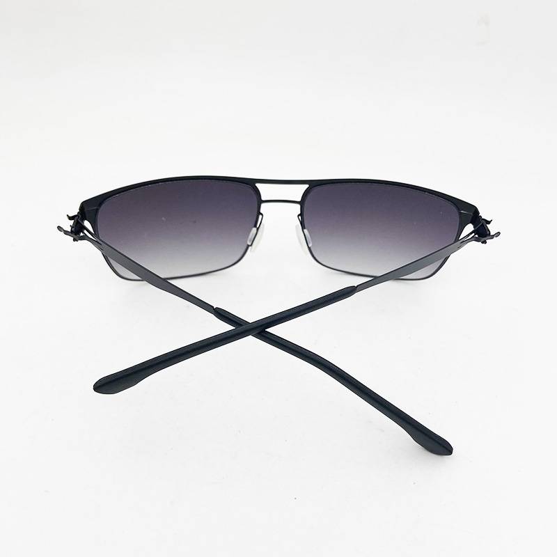 Export original single ultra -light sunglasses fashion tide comfortable men's anti -ultraviolet sunglasses sunglasses sunshade driving mirror