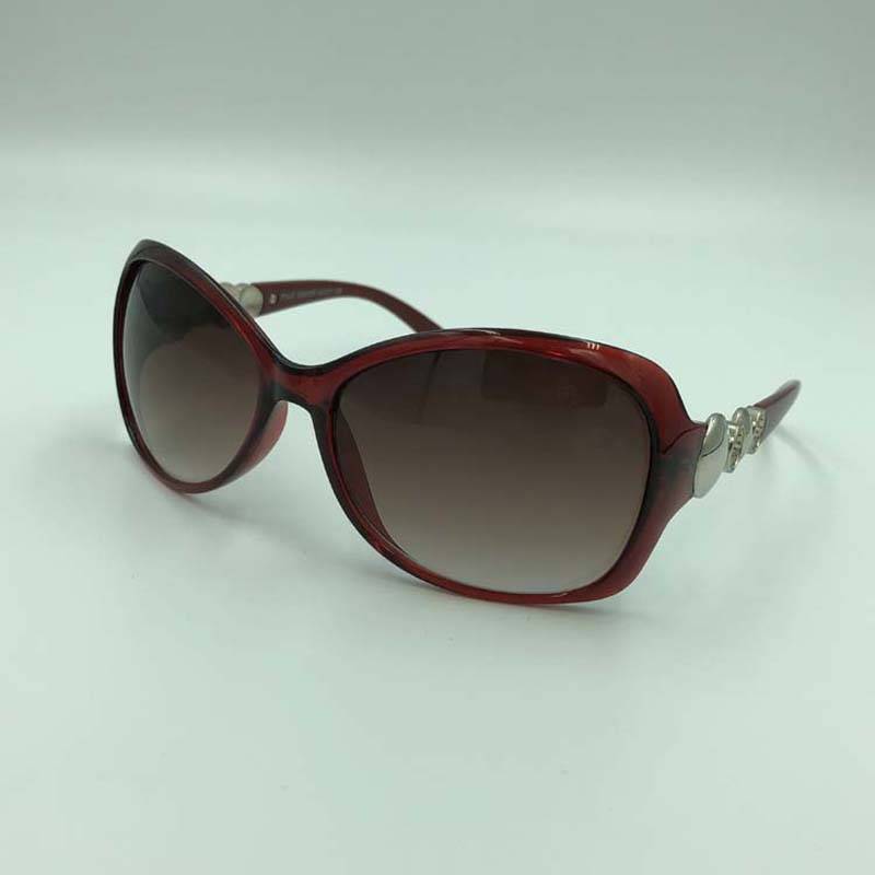 Exit Italian sunglasses fashion, elegant and gradually coloring