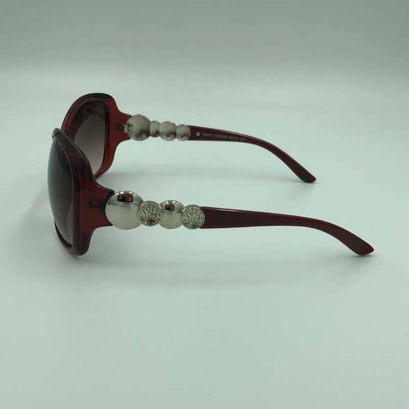Exit Italian sunglasses fashion, elegant and gradually coloring