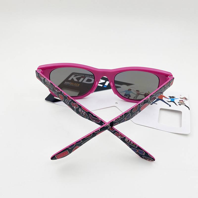 Exporting to European and American original children's sunglasses fashion personality girl sunglasses anti -ultraviolet -ray eye shading mirrors