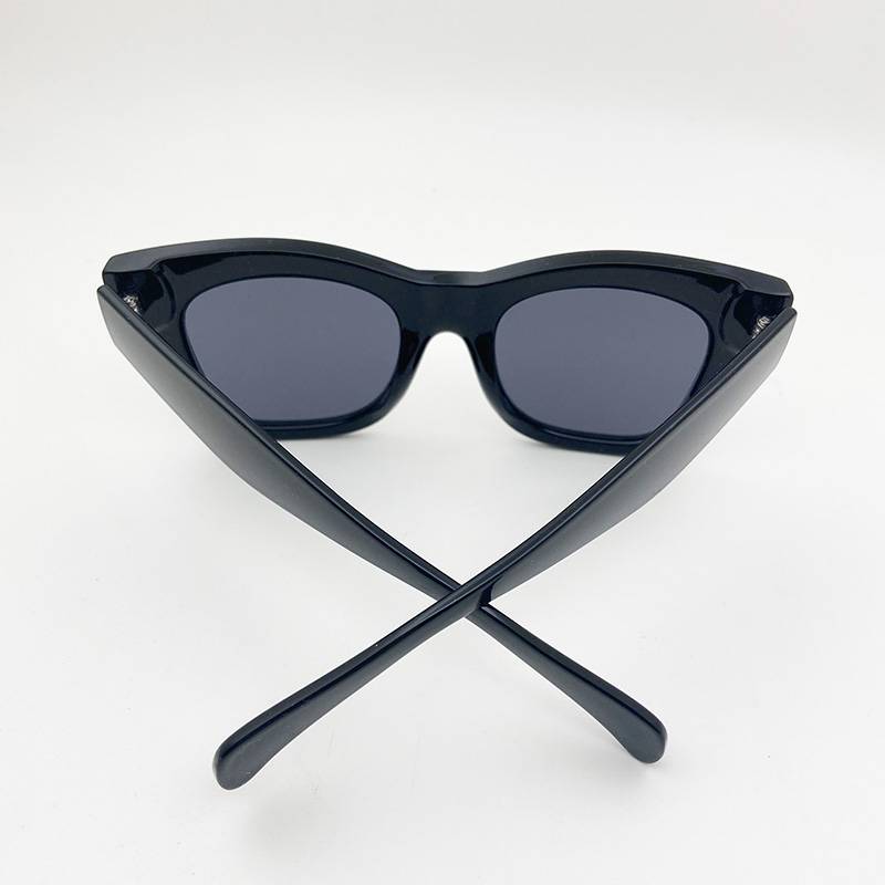 Sample men's and women's big frame trendy sunglasses fashion personality sunglasses anti -ultraviolet goggles sunshaded mirror