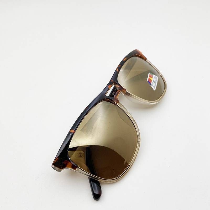Original single men and women coating polarized sunglasses driving sunglasses anti -ultraviolet watch mirror sunscreen mirror driving mirror