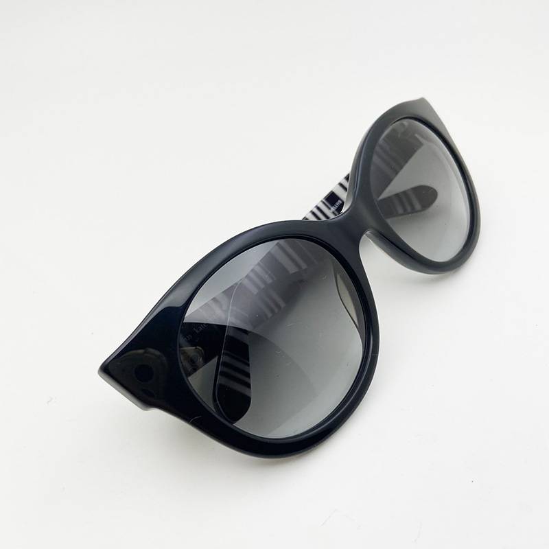 Exporting pure original single lady black brand sunglasses fashion sunglasses anti -ultraviolet goggles sunshade shelter shelter