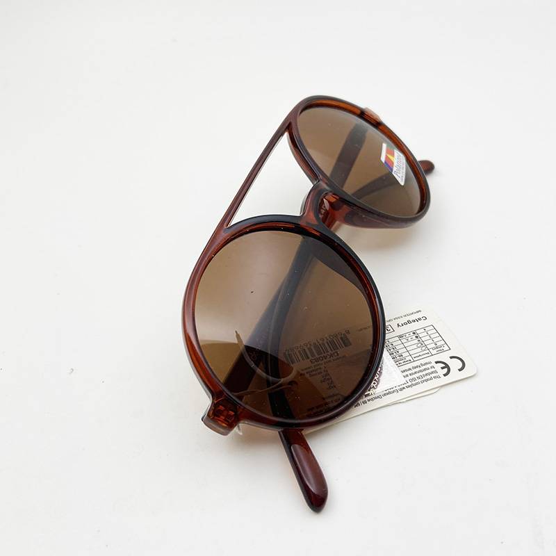 Original single male and female small face polarized sunglasses fashion big child sunglasses anti -ultraviolet goggles sunshade sunshade shading mirror tide