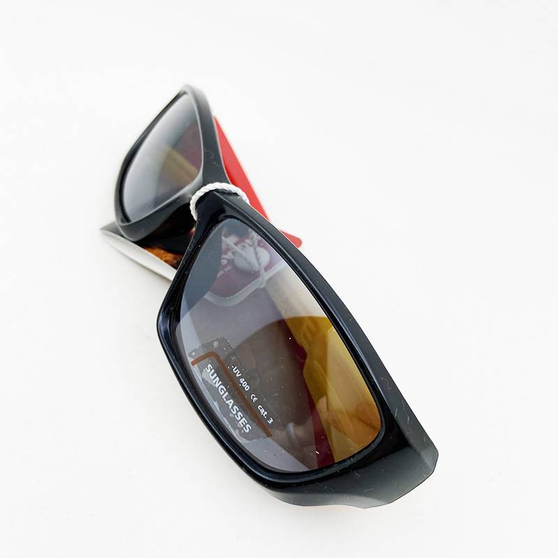 Children's sunglasses sports sunglasses anti -ultraviolet anti -ranging mirror male care mirror UV400 individual tide