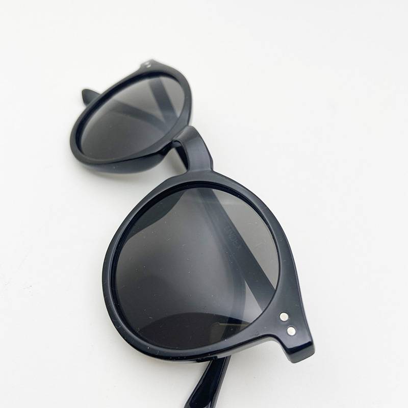Original single men and women black sunglasses fashionable sunglasses anti -ultraviolet light -ray goggles uV400 UV400