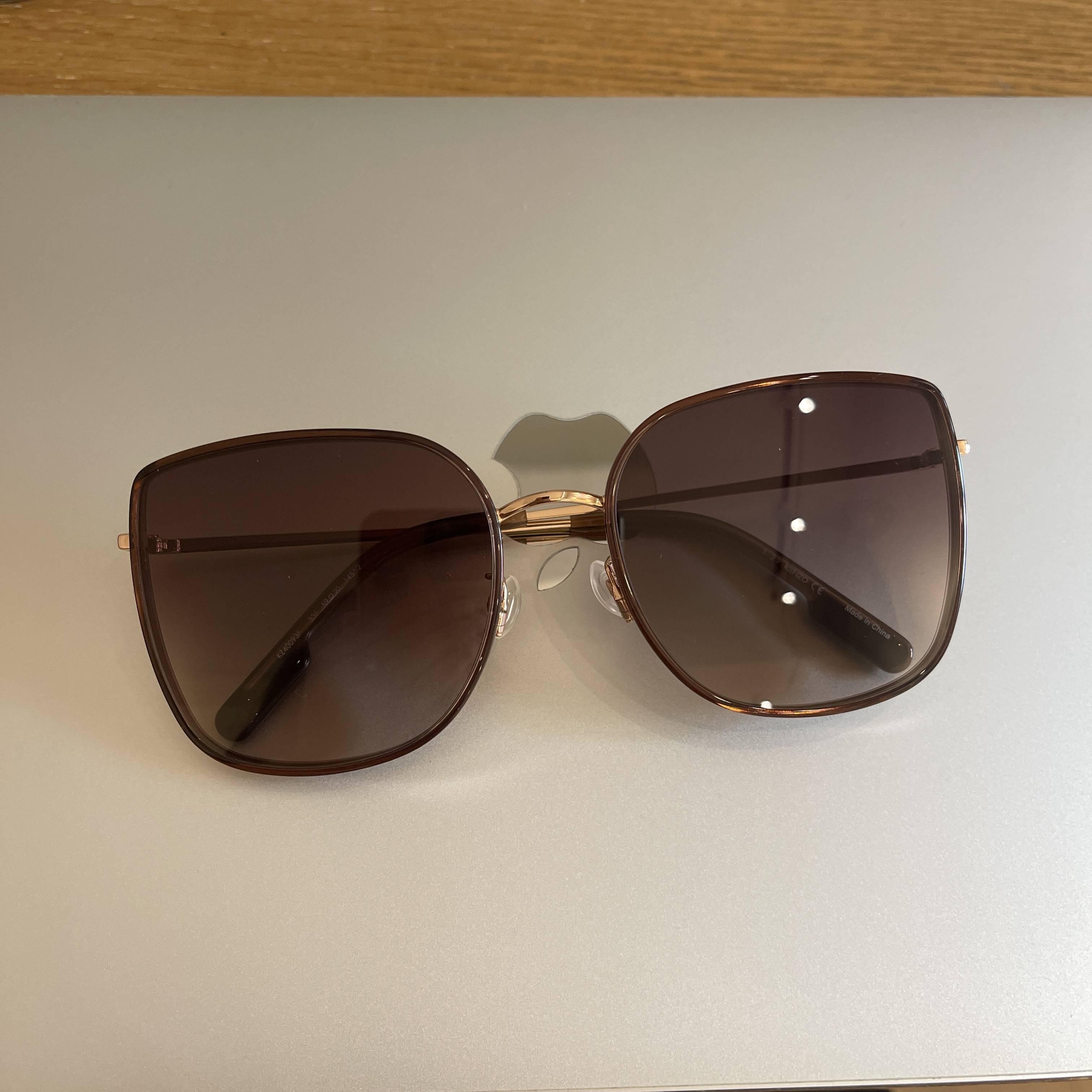 French Paris Women's sunglasses sunglasses KZ40093 square butterfly shaped face