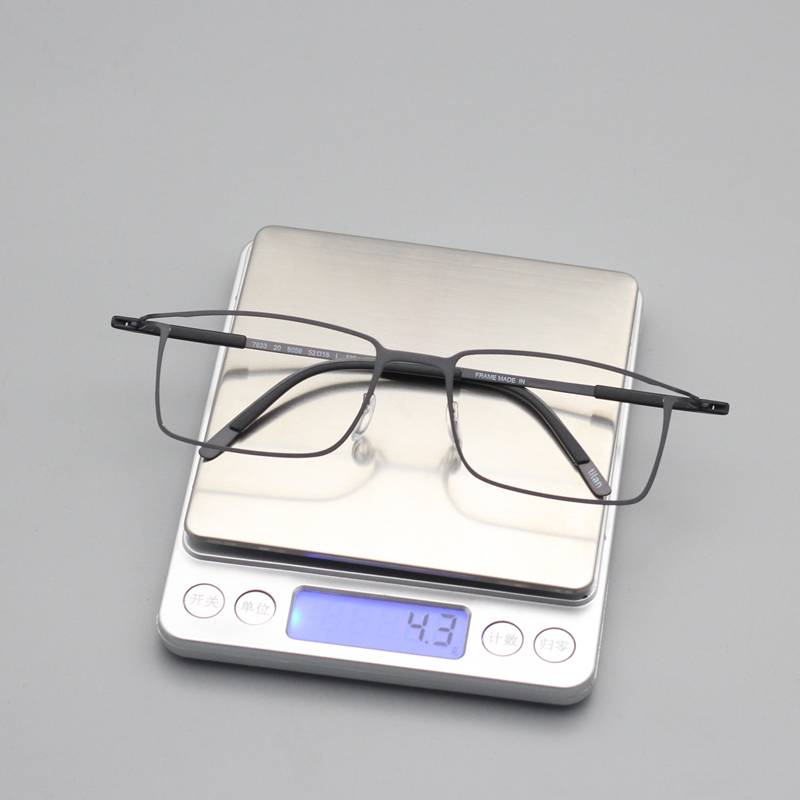 Only 4G ultra -light glasses Austrian design without screw glasses rack lightweight, comfortable versatile pure titanium without clip face 7833