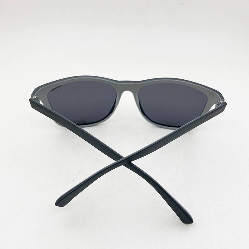 Original single men's polarized sunglasses fashionable sunglasses Pokémon*