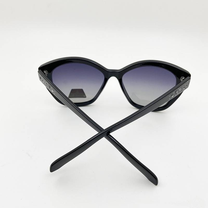 Exporting the original single men's and women's brand polarized sunglasses fashion personality sunglasses anti -ultraviolet sunshine driving glasses