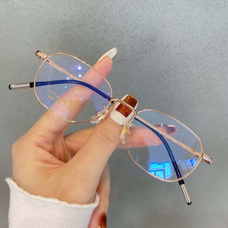 Pure titanium small box glasses myopia female Korean edition can match the height and anti -blue light, fashionable ultra -light glasses framework