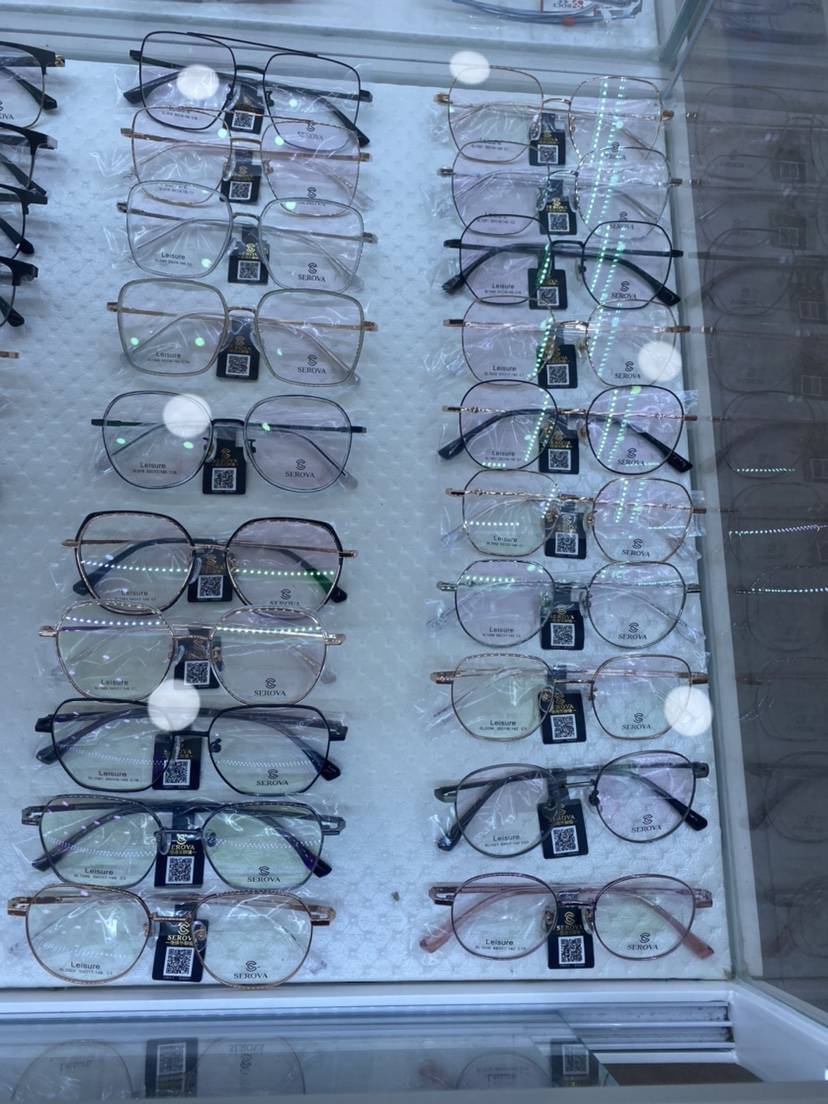 The price of the Schilohua glasses frame is not the selling price, the new number is sold cheaply, and the full series of models are available