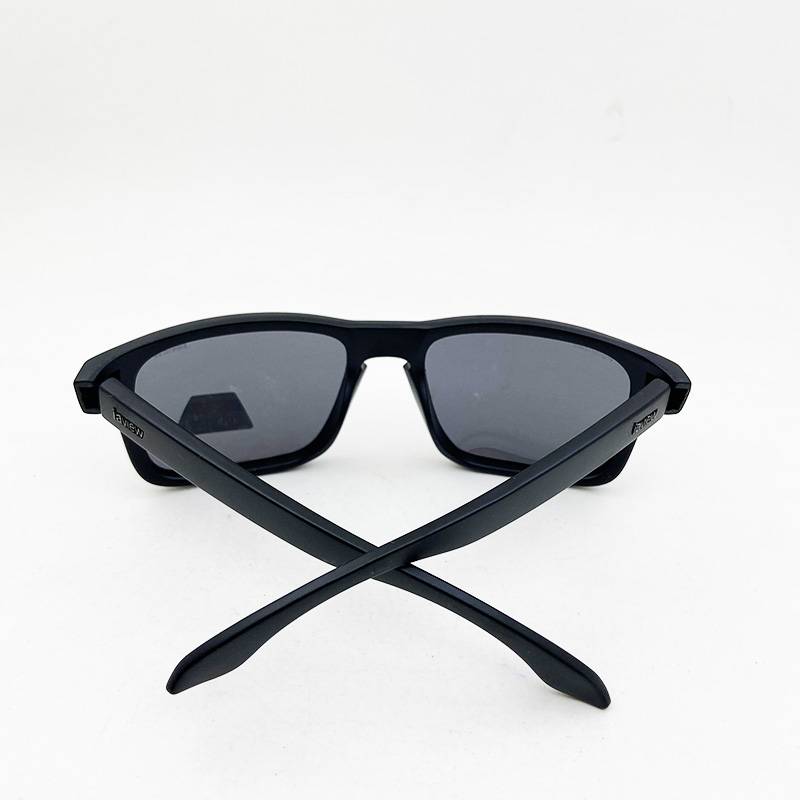 Original single fashion, comfortable versatile men and women sunglasses anti -ultraviolet polarized shading sunglasses driving mirror tide model