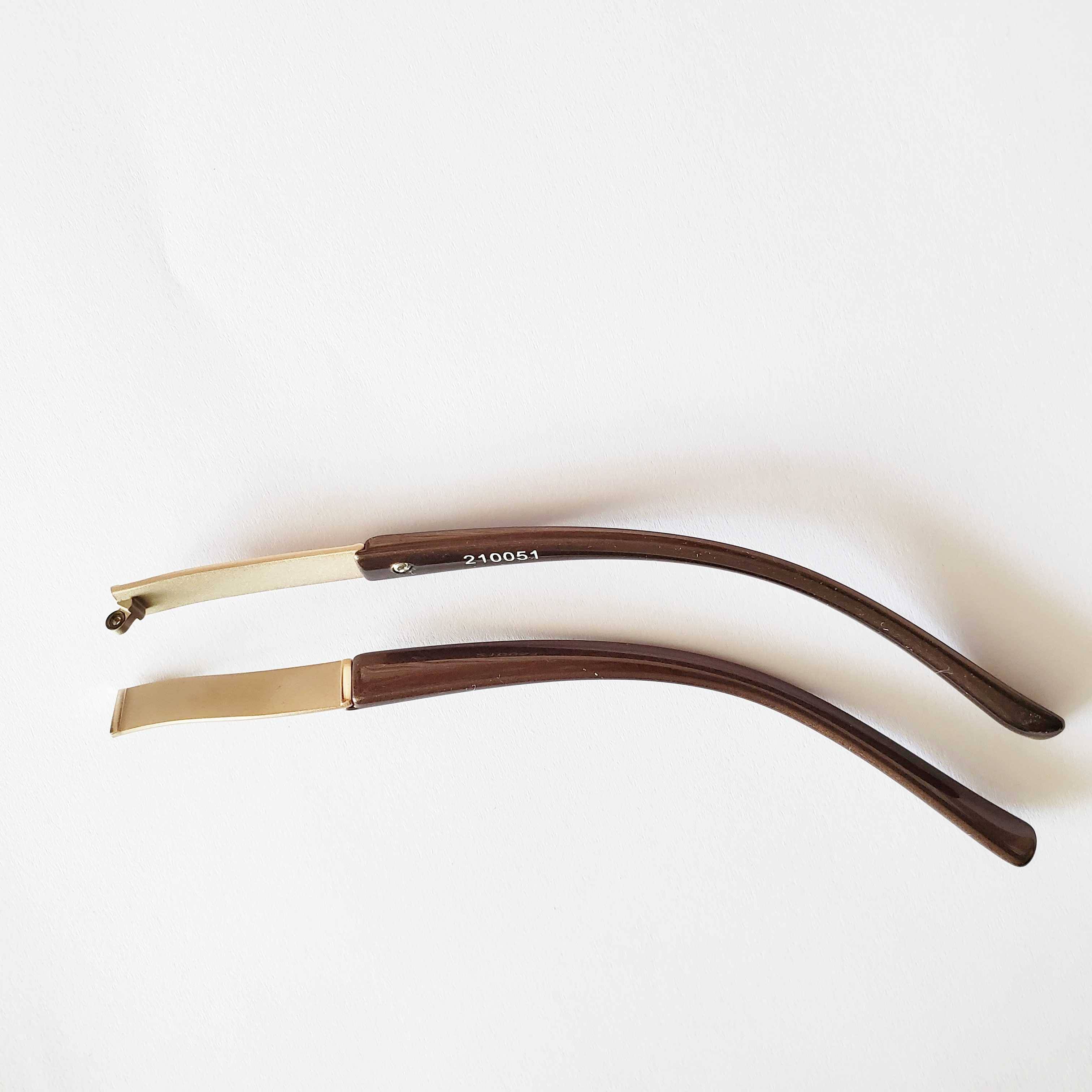 Glasses legs flat sunglasses, single teeth, teeth, legs width, 7mm tall, 5mm single teeth, 1.5 legs, 130 branches, two branches