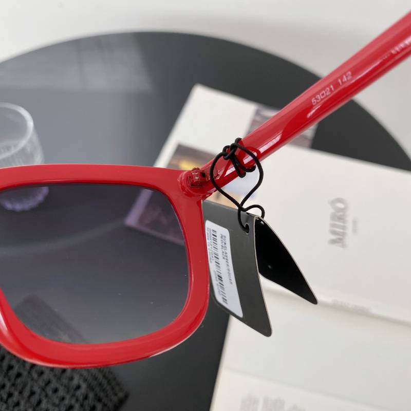 UV red box sunglasses sunscreen sunglasses