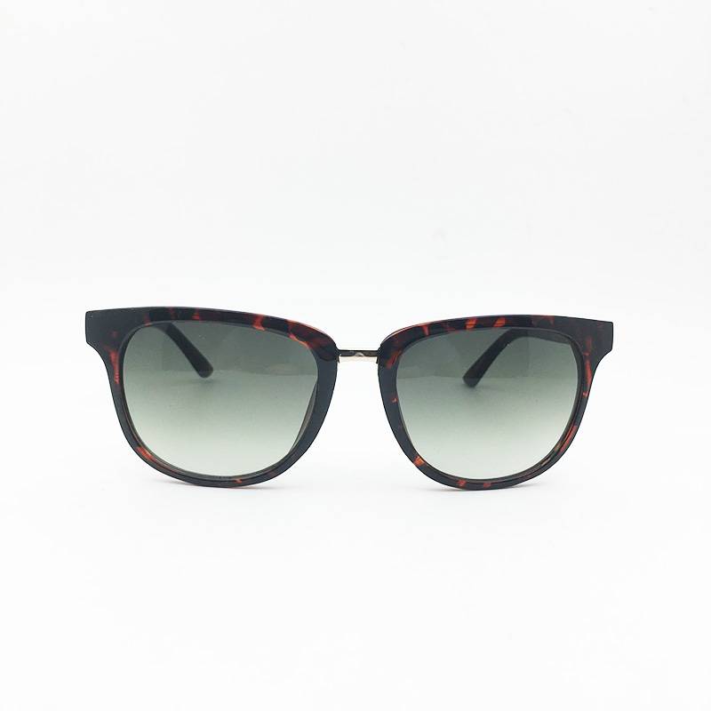 2022 Export sunglasses -proof ultraviolet -ray eyebels, leopard leopard outdoor sunglasses, small face comfortable tide