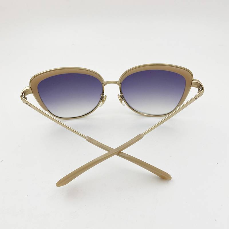 Sample order women's model coating half -frame sunglasses fashion personality sunglasses anti -ultraviolet wicked sunshade shelter