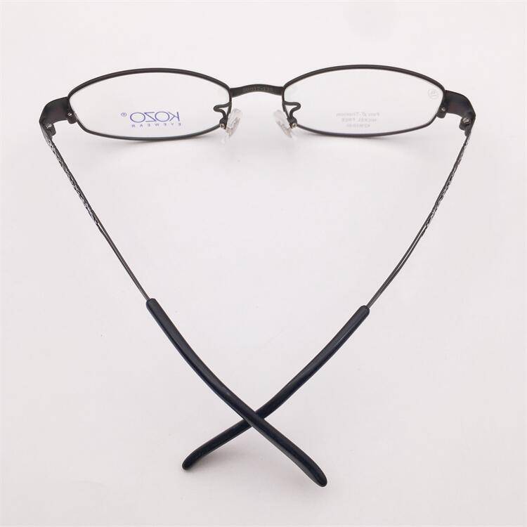 Treasure orphan original single black ultra -light pure titanium full -frame hollow carved model mirror leg temperament glasses shelf female