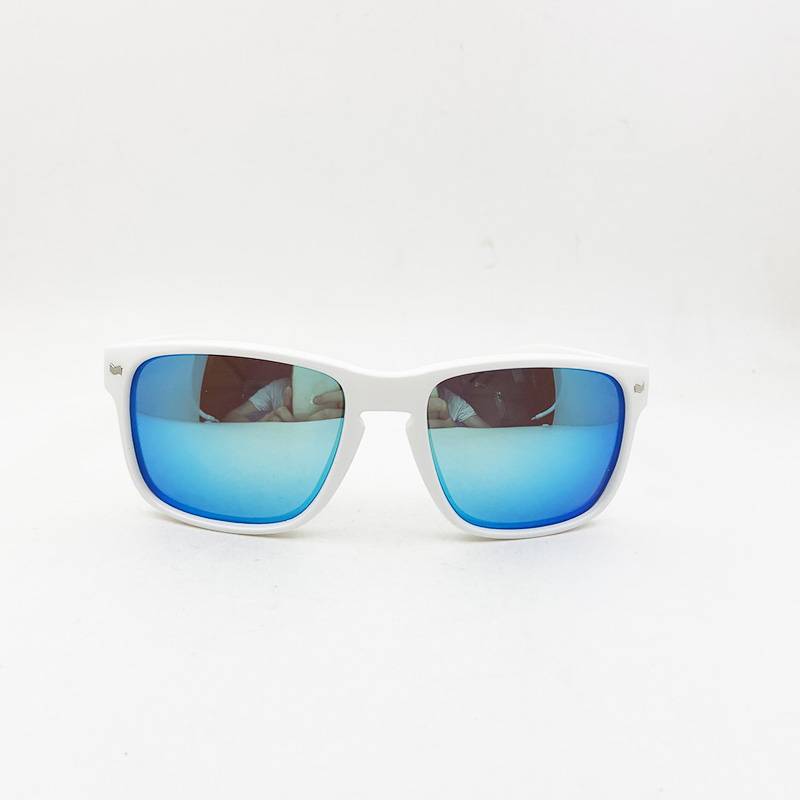 Exporting to the original single men and women anti -ultraviolet polarized coating, sunglasses brand sunglasses outdoor beach diving Korean version