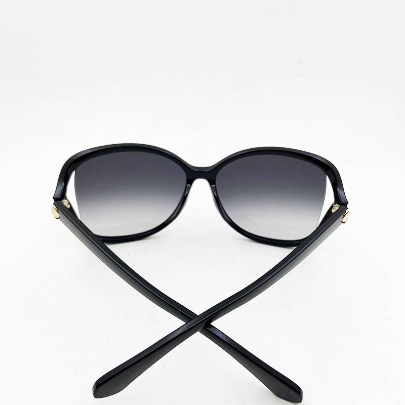 Women's brand sunglasses anti -ultraviolet outdoor sunshade mirror comfortable black frame sunglasses tide super light
