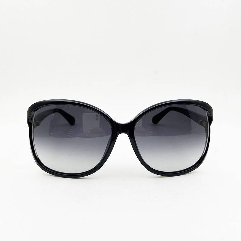 Women's brand sunglasses anti -ultraviolet outdoor sunshade mirror comfortable black frame sunglasses tide super light
