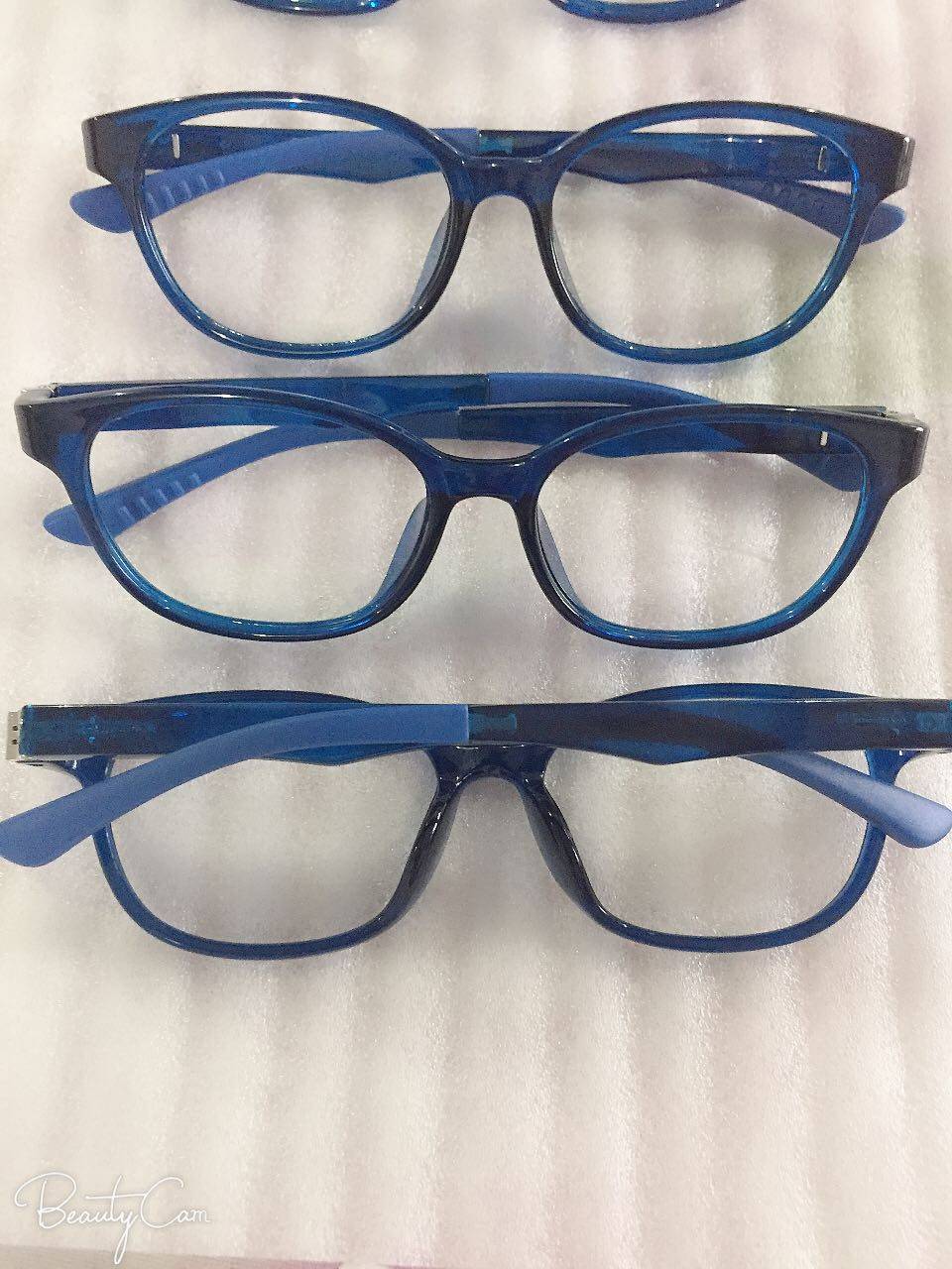 The whole frame of children's glasses can be equipped with close -view flat light, weak vision lens suitable for children 6 to 13 years old