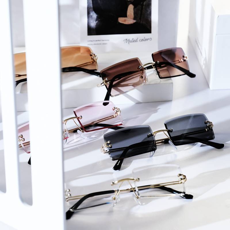 Personal rectangular frameless cut edge sunglasses girl