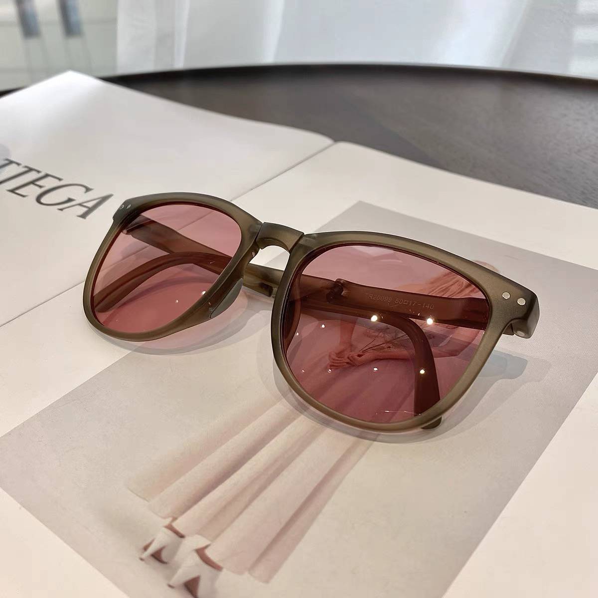 The same star can be folded sunglasses, face -to -face small sunglasses 2024 new model