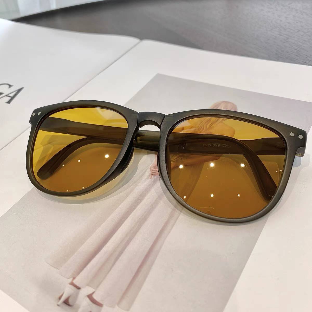 The same star can be folded sunglasses, face -to -face small sunglasses 2024 new model