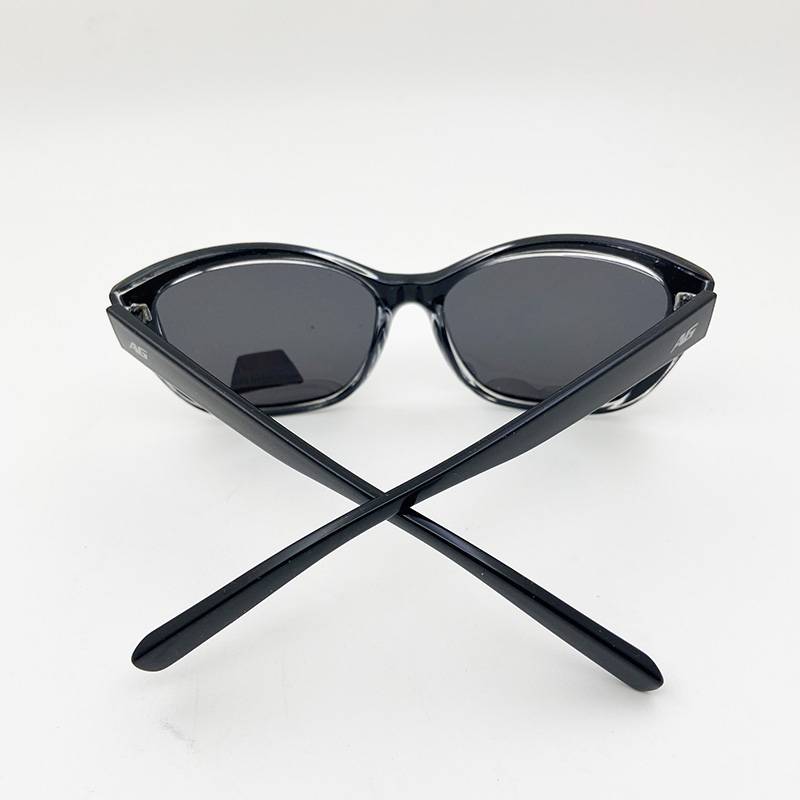 Export order Cat eye polarized sunglasses fashionable sunglasses -shaped sunglasses anti -ultraviolet watch mirror shading mirror tide