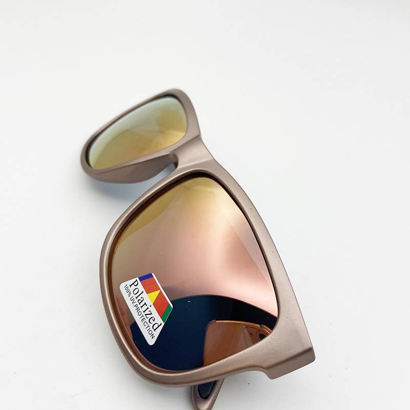 Exit European and American original single men and women polarized sunglasses fashion personality sunglasses driving mirror care mirror sunshade mirror