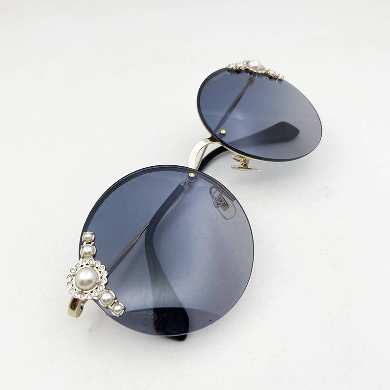 Pure original single lady inlaid pearl crystal diamond sunglasses, fashion personality sunglasses anti -ultraviolet sunshade