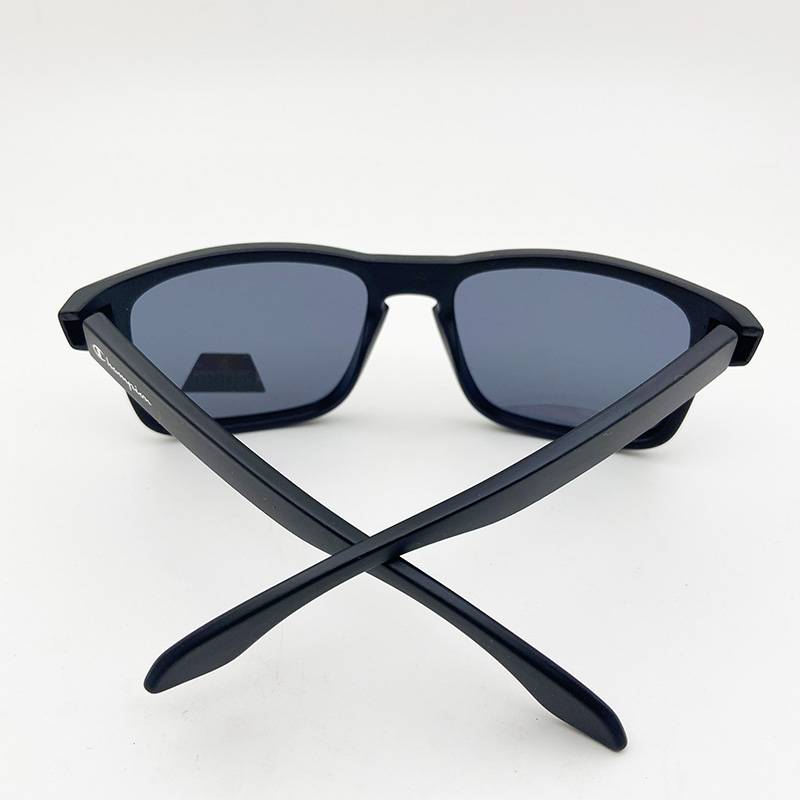 Export order men's and women's polarizers and sunglasses Fashionable sunglasses outdoor fishing glasses glasses watching shelter shelter