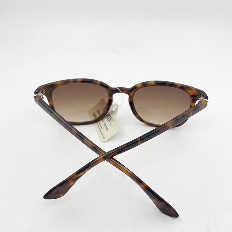 Order Men and Women Leopard Box Small Meic Glasses Fashion Plant Sunglasses Anti -Osmal Line Watching Mirror Small Mirror