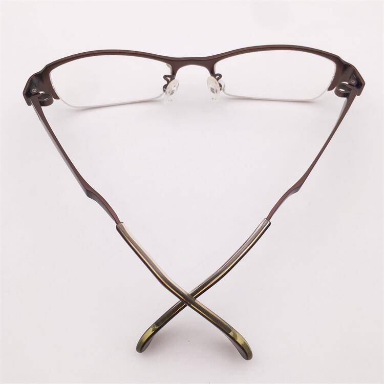 Treasured orphan original single coffee color ultra -light pure titanium business temperament half -frame shape decorative mirror legs and glasses shelf women