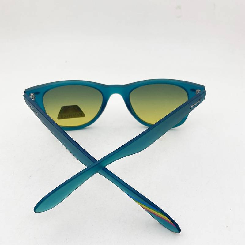 Original single male and female personalized tide sunglasses fashionable sunglasses anti -ultraviolet sun shading driving mirror
