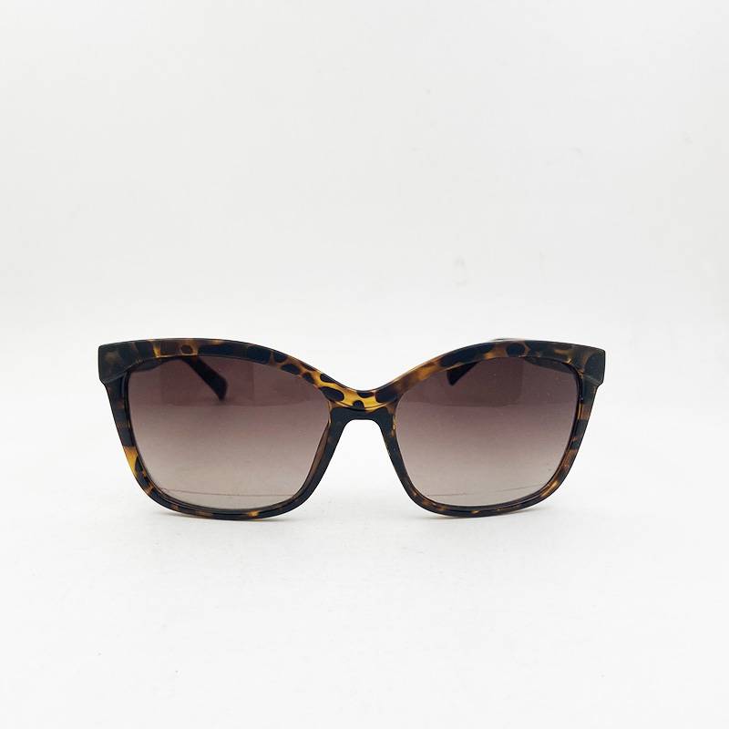 Exporting the original single female leopard print sunglasses brand anti -ultraviolet sunglasses comfortable sunshade and sunshade vacation tourism