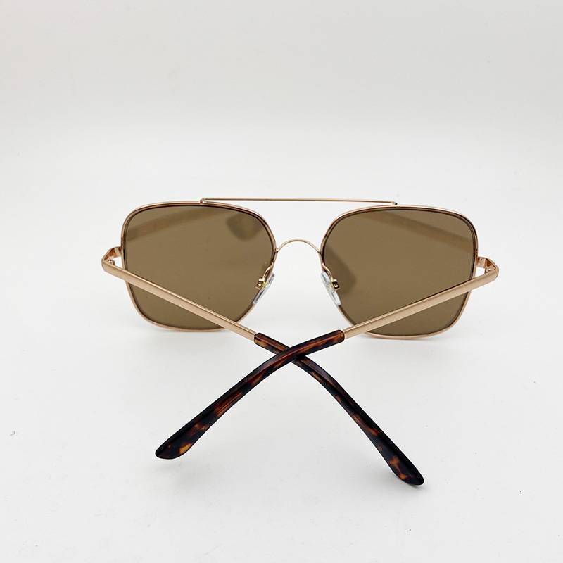 Exporting pure original single men's and women's metal box sunglasses fashion personality sunglasses anti -ultraviolet -ray eye shading mirrors