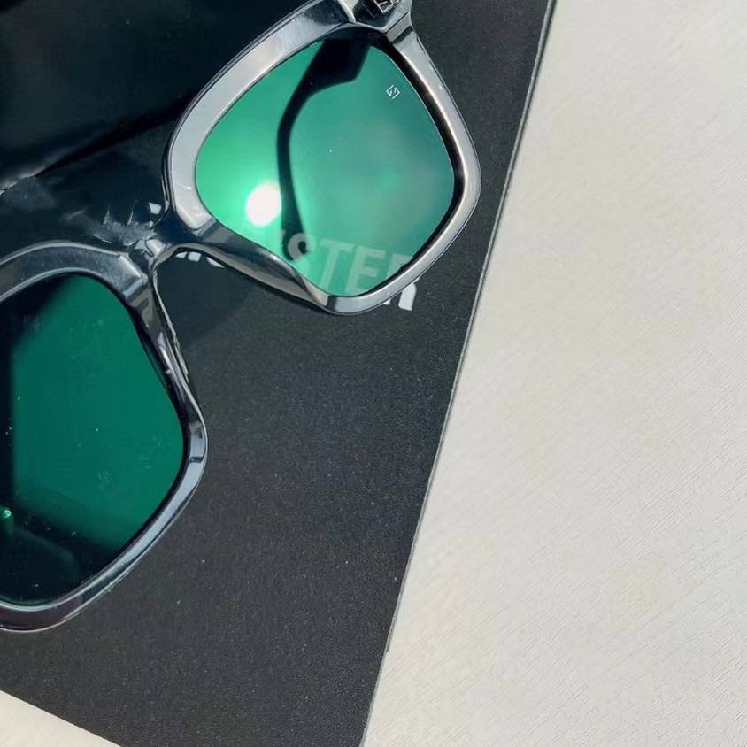 Four -colored Lo C couple men's women women women's four seasons plane plane sunglasses box trend cool sunglasses outdoor shading