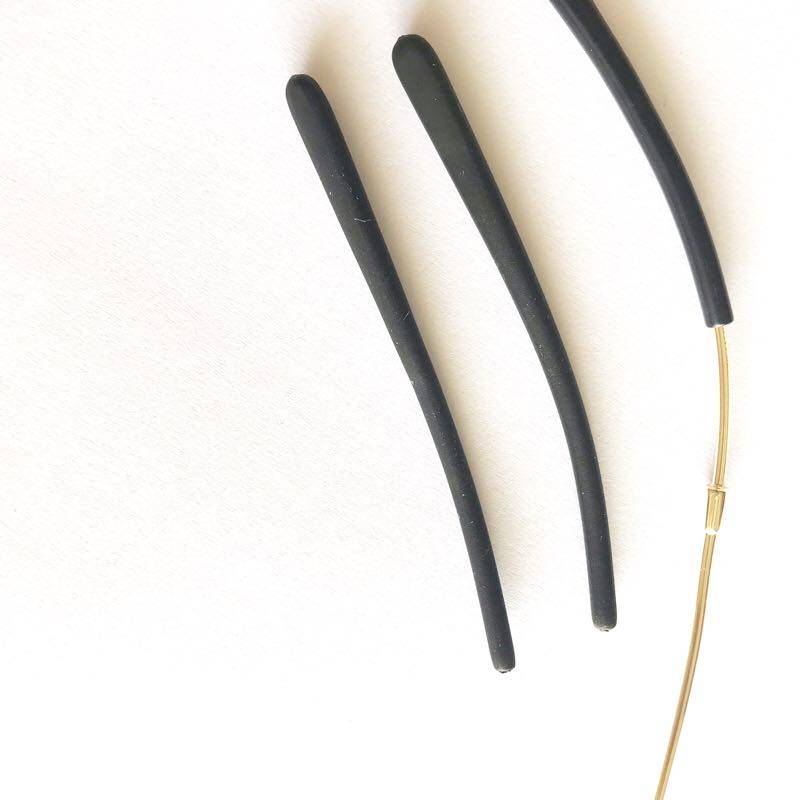 Glasses accessories Foot cover Birch holes Total length 66 Internal holes 1.0 GM Soft material 9 yuan 2 pairs of activity legs/pair