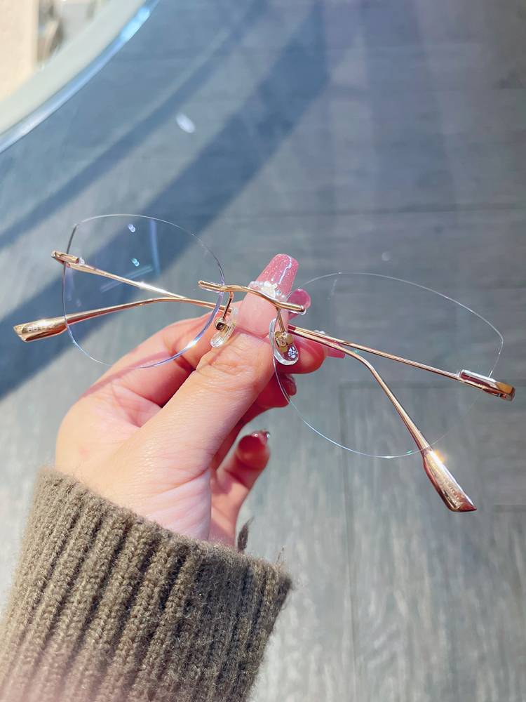 Fashionable cat -eye -free glasses pure titanium female with myopic glory net red ultra -light pure desire little red book explosion blue light