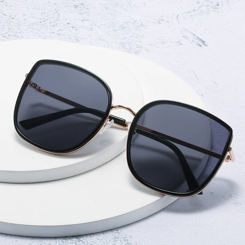 Internet celebrity anti-ultraviolet sunglasses can be equipped with a degree of myopia sunglasses 50-600 degrees polarized glasses female retro