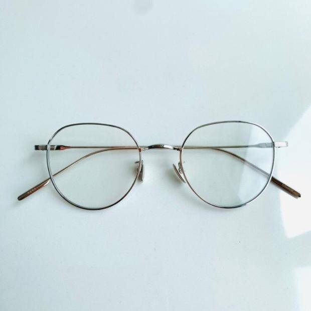 New Star New Anti -Blu -rayopathy Glasses Ping -optical metal frame Titanium alloy super light men and women YONA