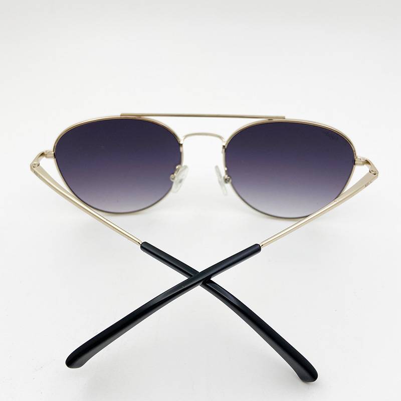 Exporting the original single men's and women's brand sunglasses fashion a wild sunglasses anti -ultraviolet -ray eye shading mirror UV400