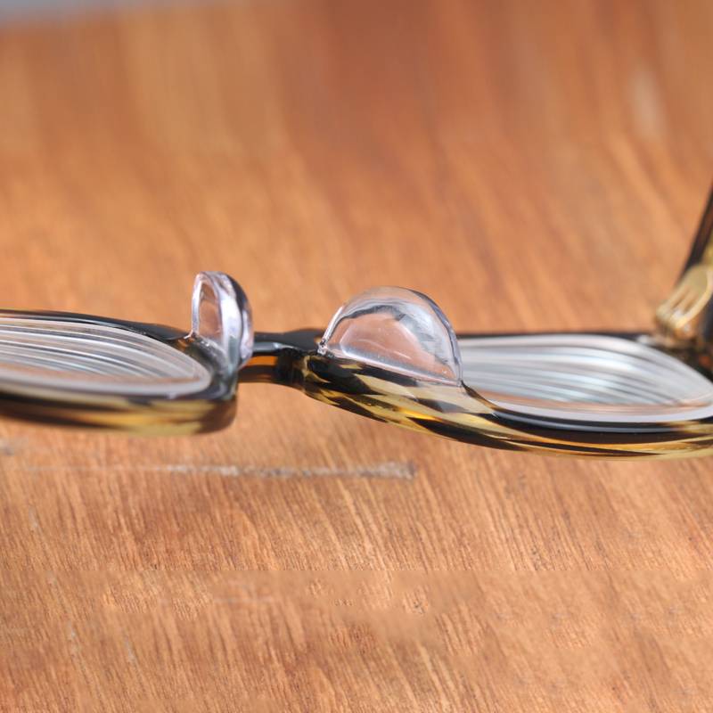 The plate frame changes to the nasal support service and the nasal support is thickened.