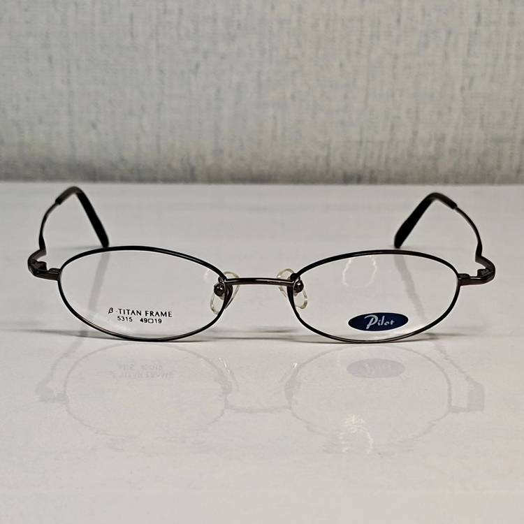 Original full -frame glasses β -titanium full -frame 5315 light -vintage ellipse chip wide face 12 grams 141