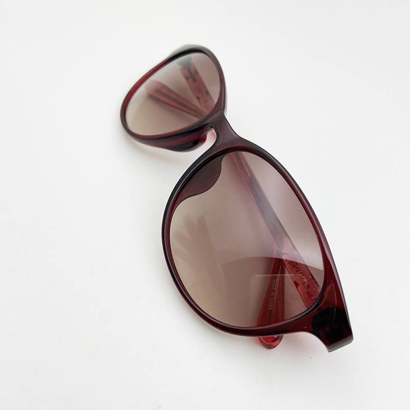 Exporting pure original single lady's small frame oval sunglasses fashion personality sunglasses anti -ultraviolet watch mirror shading mirror