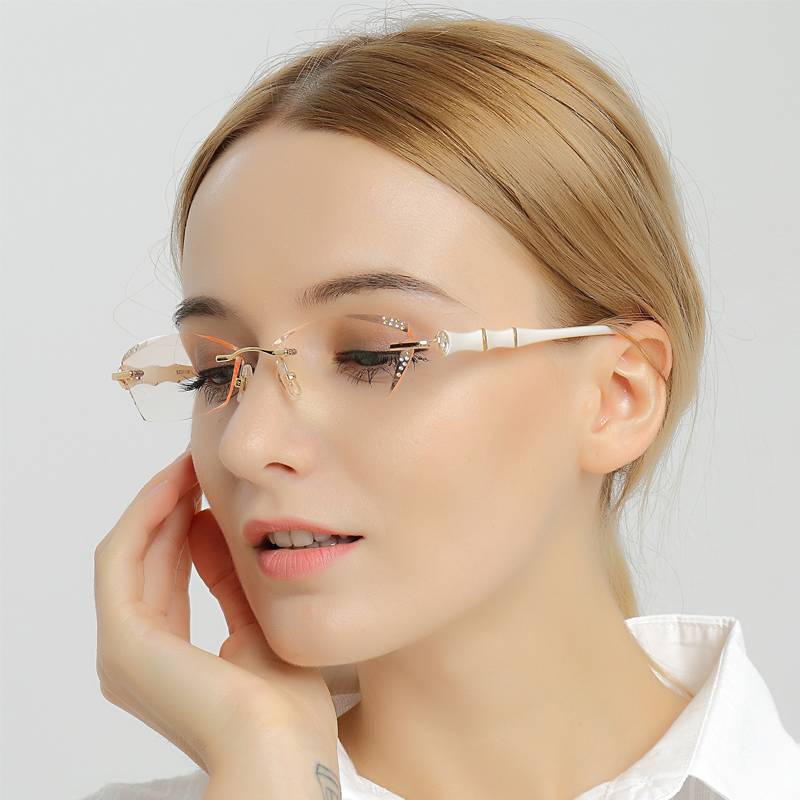With close vision glasses, women with degree plus astigmatism diamond cutting finished boxless ultra -light glasses frame change color eyes