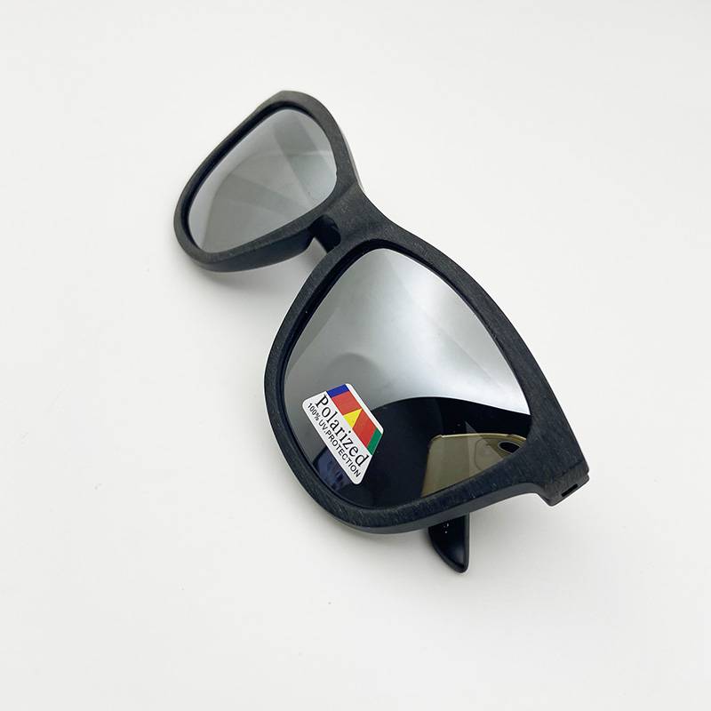 Exporting pure original single men and women polarized sunglasses Personality tide driving sunglasses anti -ultraviolet driving sunshadine mirror